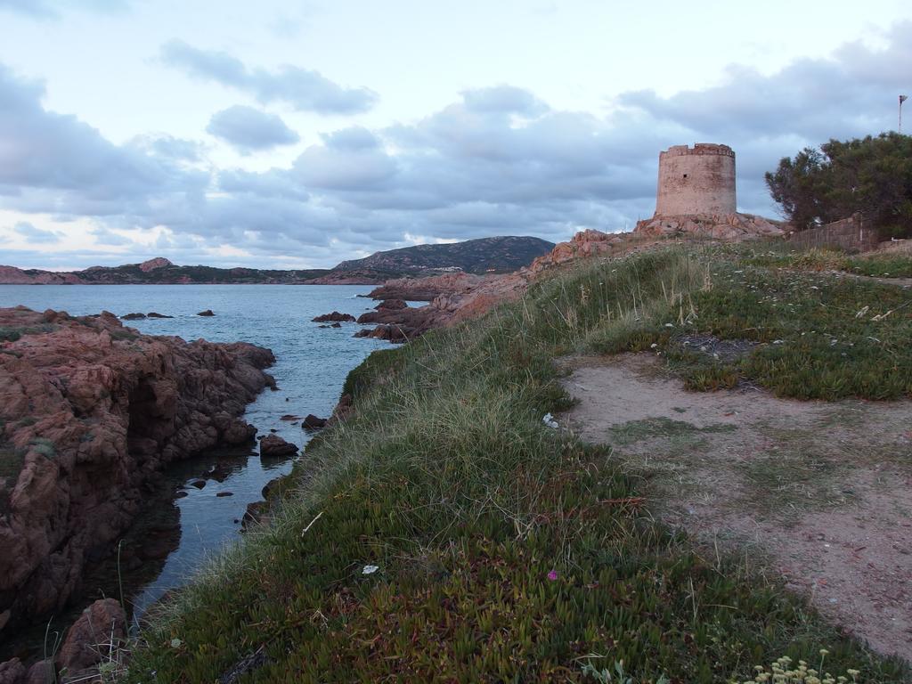 Isola Rossa Appartamenti Superior Екстериор снимка